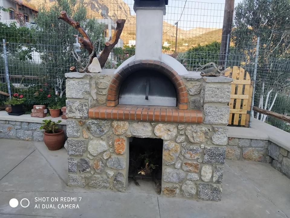 Manolakis Pizanias Apartment Emborios Exterior photo